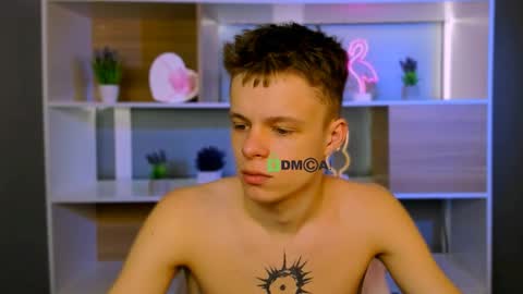 danny_dark1 online show from April 2, 11:30 am