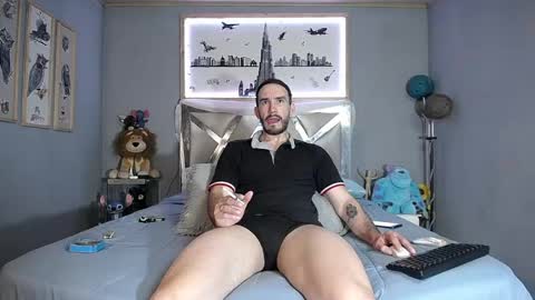 Snapshot of danny_hot_fun chatting on April 12, 6:35 pm Danny and Alex online show from April 12, 6:35 pm