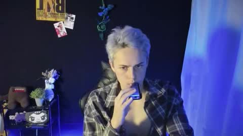 Snapshot of danny_love01 chatting on November 14, 2:38 pm danny online show from November 14, 2:38 pm