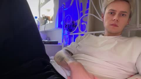 Snapshot of danny_love01 chatting on November 28, 12:08 pm danny online show from November 28, 12:08 pm