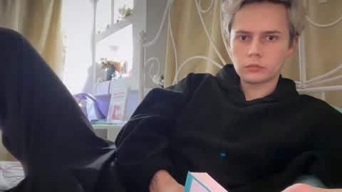 Snapshot of danny_love01 chatting on December 20, 2:35 pm danny online show from December 20, 2:35 pm