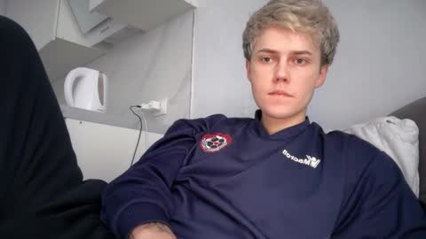 Snapshot of danny_love01 chatting on January 18, 12:53 pm danny online show from January 18, 12:53 pm