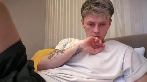 Snapshot of danny_love01 chatting on March 20, 4:23 pm danny online show from March 20, 4:23 pm