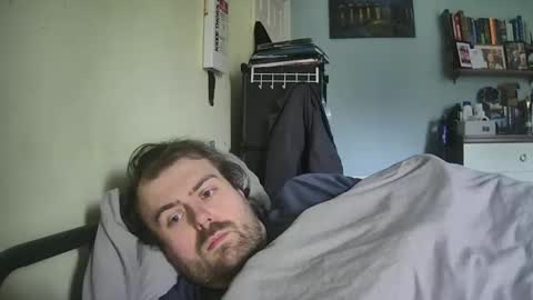 Snapshot of dannyb0y95 chatting on February 6, 9:34 am Danny online show from February 6, 9:34 am