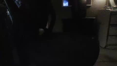 Snapshot of dannyb618 chatting on December 17, 1:00 am Danielle online show from December 17, 1:00 am