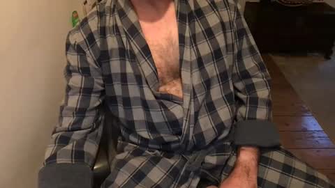 Snapshot of dannybuoy2 chatting on December 21, 8:28 am dannybuoy2 online show from December 21, 8:28 am