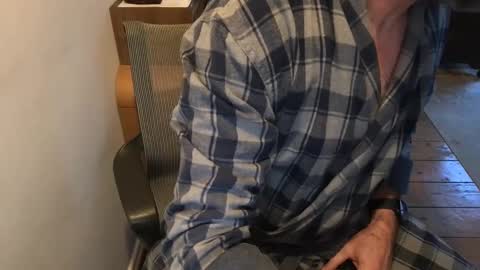 Snapshot of dannybuoy2 chatting on January 25, 8:42 am dannybuoy2 online show from January 25, 8:42 am