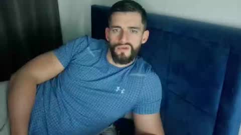 Snapshot of dannyk1990 chatting on December 19, 8:23 am Naughtystr8D online show from December 19, 8:23 am