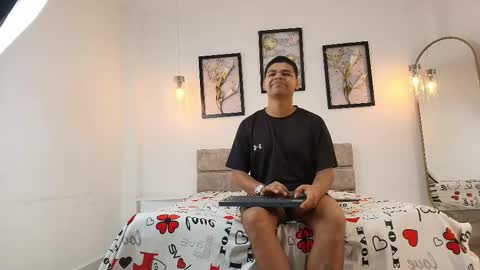 Snapshot of dannysamm chatting on October 7, 11:51 am dannysamm online show from October 7, 11:51 am