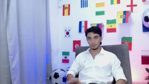 Snapshot of dante_18cm chatting on June 15, 2:47 am Dante online show from June 15, 2:47 am