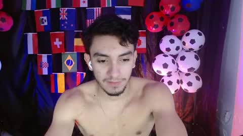 Snapshot of dante_18cm chatting on June 23, 12:41 am Dante online show from June 23, 12:41 am