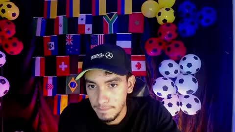 Snapshot of dante_18cm chatting on June 29, 12:39 am Dante online show from June 29, 12:39 am