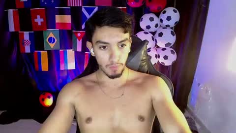 Snapshot of dante_18cm chatting on July 17, 12:28 am Dante online show from July 17, 12:28 am