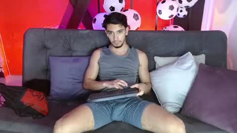 Snapshot of dante_18cm chatting on July 24, 12:52 am Dante online show from July 24, 12:52 am