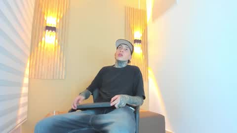 dante_armstrong online show from December 15, 3:55 am