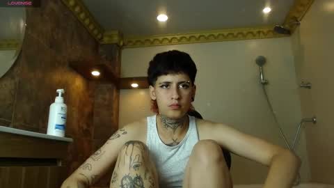 Snapshot of dante_bieber chatting on November 4, 5:56 pm dante online show from November 4, 5:56 pm