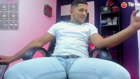 Snapshot of dante_bigboss chatting on April 2, 9:29 am Dante online show from April 2, 9:29 am