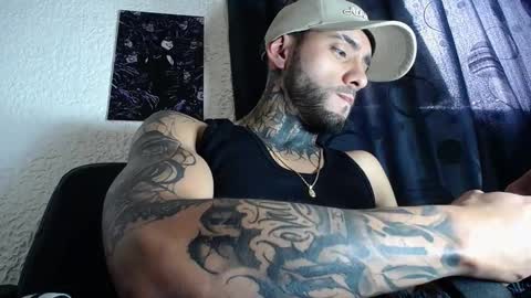 Snapshot of dante_d_angelo_ chatting on October 16, 8:43 pm dante_d_angelo_ online show from October 16, 8:43 pm