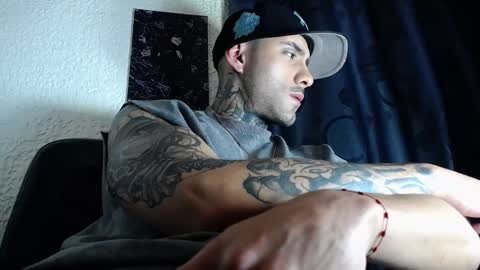 Snapshot of dante_d_angelo_ chatting on November 4, 11:04 pm dante_d_angelo_ online show from November 4, 11:04 pm