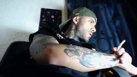 Snapshot of dante_d_angelo_ chatting on January 15, 8:08 am dante_d_angelo_ online show from January 15, 8:08 am