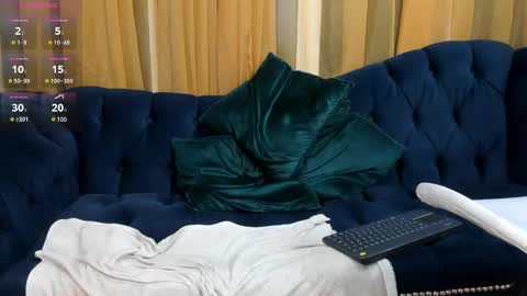 Snapshot of dante_fox_ chatting on December 17, 4:12 am Dante Fox online show from December 17, 4:12 am