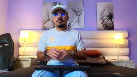 Snapshot of dante_goldt chatting on June 17, 10:43 pm Dante online show from June 17, 10:43 pm