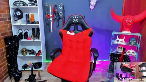 Snapshot of dante_infernos chatting on March 3, 2:23 pm Dante online show from March 3, 2:23 pm