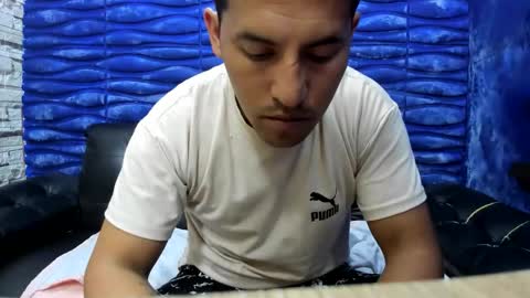 Snapshot of dante_kross chatting on February 7, 3:21 am dante kross online show from February 7, 3:21 am