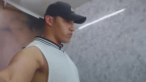 Snapshot of dante_kross chatting on February 10, 5:17 pm dante kross online show from February 10, 5:17 pm