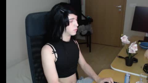 Snapshot of dante_twink__ chatting on February 2, 6:17 pm Dante online show from February 2, 6:17 pm