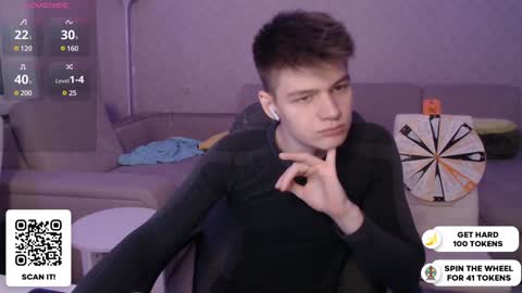 Snapshot of dantebigboi chatting on December 10, 5:22 pm Daniel online show from December 10, 5:22 pm