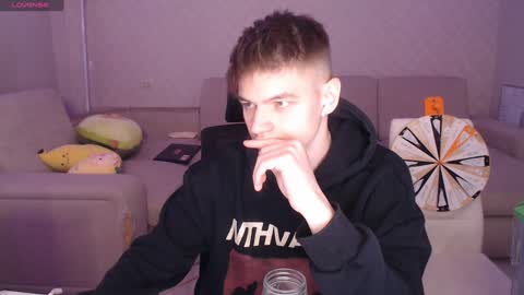 Snapshot of dantebigboi chatting on December 23, 9:29 pm Daniel online show from December 23, 9:29 pm