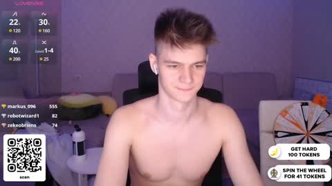 Snapshot of dantebigboi chatting on December 28, 8:58 pm Daniel online show from December 28, 8:58 pm