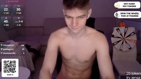 Snapshot of dantebigboi chatting on January 13, 10:03 pm Daniel online show from January 13, 10:03 pm