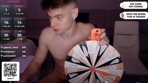 Snapshot of dantebigboi chatting on January 14, 1:04 am Daniel online show from January 14, 1:04 am