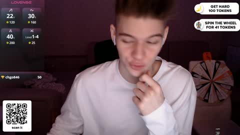 Snapshot of dantebigboi chatting on January 19, 12:17 am Daniel online show from January 19, 12:17 am