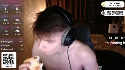 Snapshot of dantebigboi chatting on February 4, 8:38 pm Daniel online show from February 4, 8:38 pm