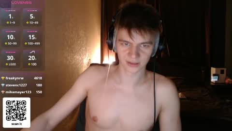 Snapshot of dantebigboi chatting on February 15, 11:47 pm Daniel online show from February 15, 11:47 pm
