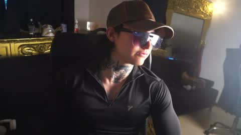 Snapshot of dantecoppolaa chatting on February 8, 10:19 pm Dante coppola online show from February 8, 10:19 pm