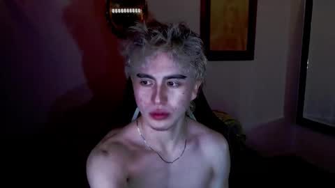 Snapshot of danteobscuro chatting on November 17, 4:18 am danteobscuro online show from November 17, 4:18 am