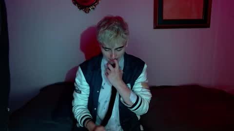 Snapshot of danteobscuro chatting on November 28, 3:09 am danteobscuro online show from November 28, 3:09 am