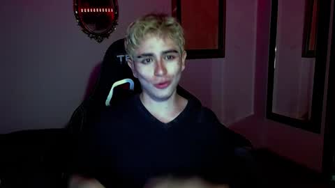 Snapshot of danteobscuro chatting on December 2, 11:23 pm danteobscuro online show from December 2, 11:23 pm