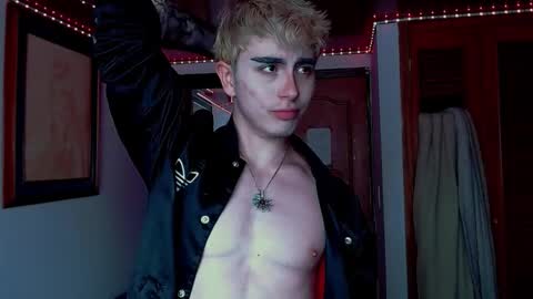 Snapshot of danteobscuro chatting on December 5, 6:04 pm danteobscuro online show from December 5, 6:04 pm