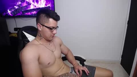 Snapshot of danteread chatting on February 1, 2:16 am danteread online show from February 1, 2:16 am