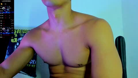 Snapshot of danterouxx chatting on December 3, 2:03 am Dante online show from December 3, 2:03 am