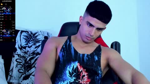Snapshot of danterouxx chatting on December 14, 2:01 am Dante online show from December 14, 2:01 am