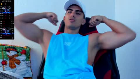 Snapshot of danterouxx chatting on December 26, 7:05 pm Dante online show from December 26, 7:05 pm