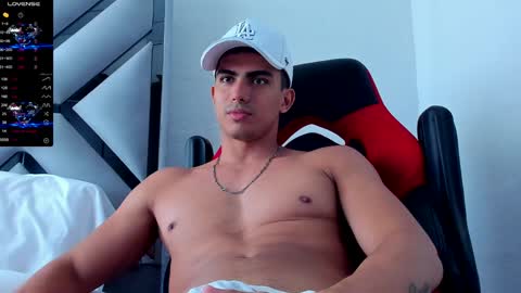 Snapshot of danterouxx chatting on January 7, 6:24 pm Dante online show from January 7, 6:24 pm