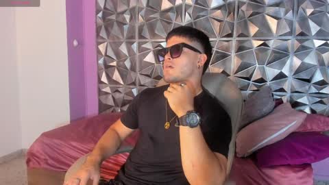 Snapshot of dantetargaryen chatting on April 3, 7:12 pm Dante online show from April 3, 7:12 pm