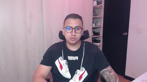 Snapshot of dantevesper chatting on March 17, 2:05 am dantevesper online show from March 17, 2:05 am